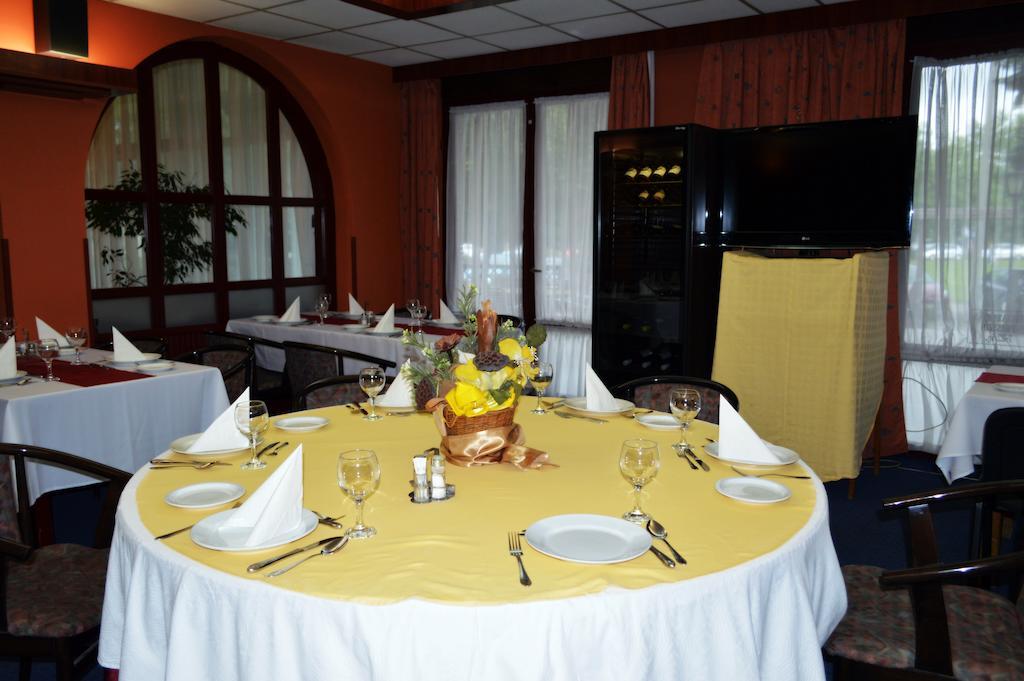 Hotel Nagyerdo Debrecen Eksteriør billede