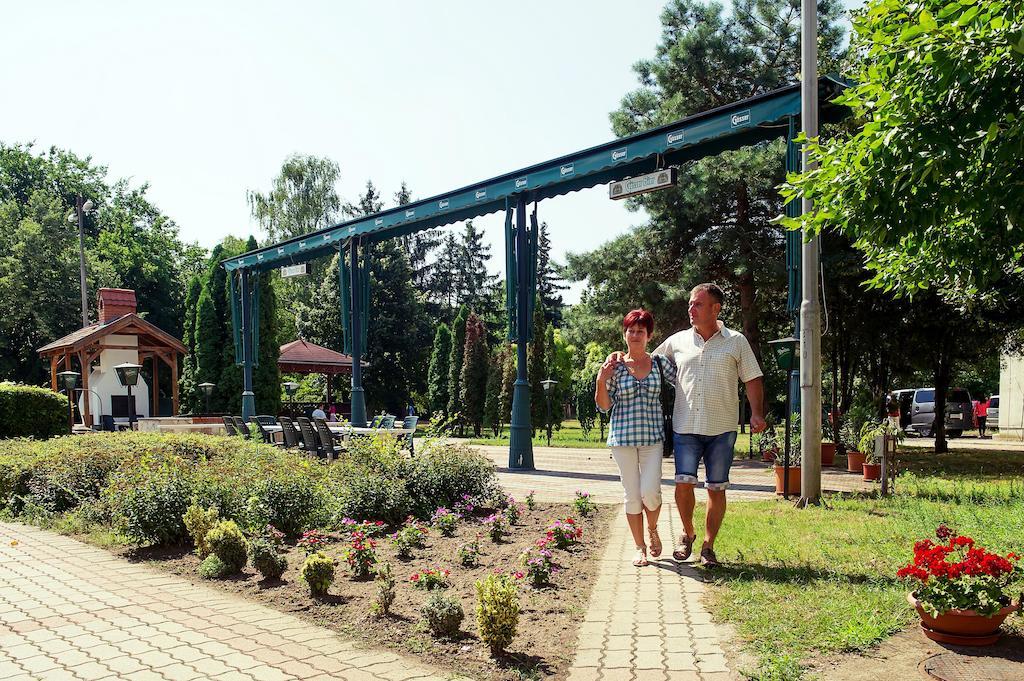 Hotel Nagyerdo Debrecen Eksteriør billede
