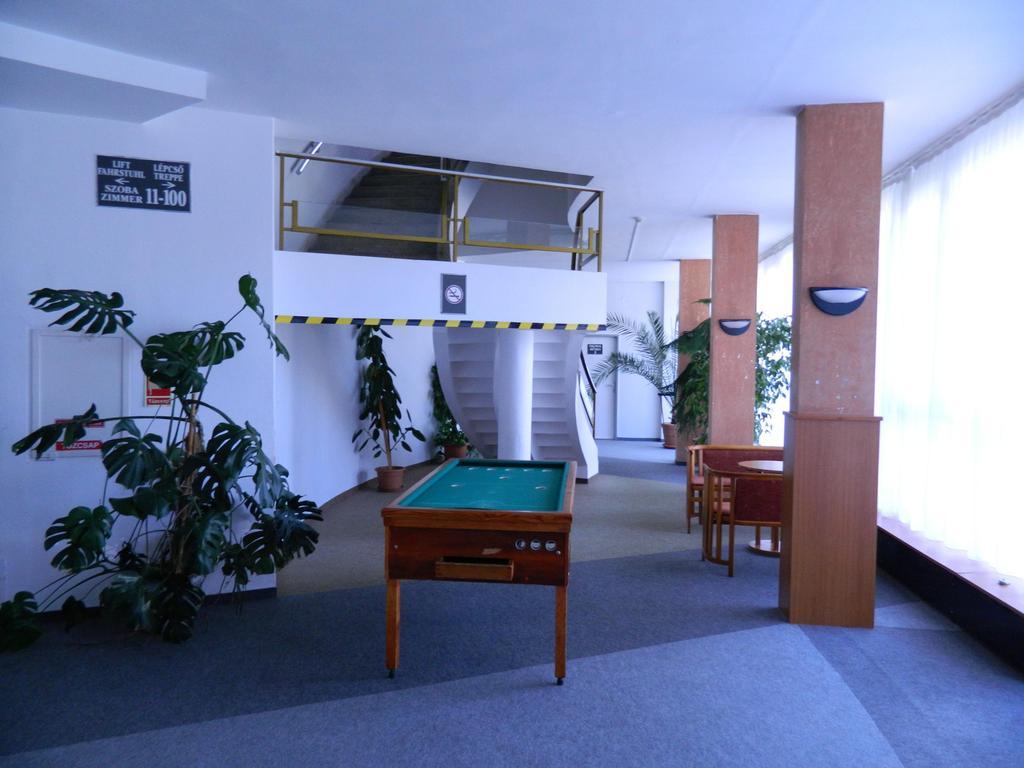 Hotel Nagyerdo Debrecen Eksteriør billede